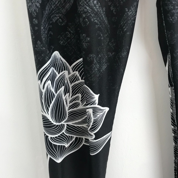 Inner Fire Lotus Leggings size 8 - Picture 6 of 11